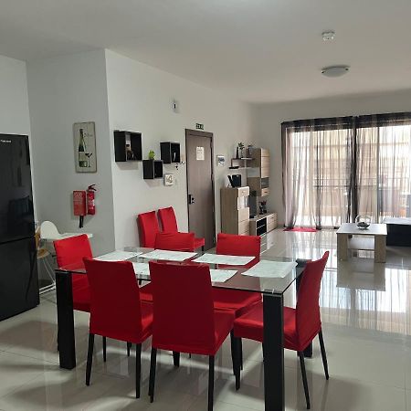 Claire'S Court Apartamento Marsaxlokk Exterior foto
