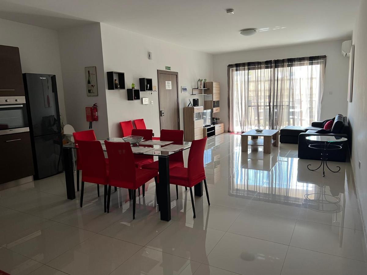 Claire'S Court Apartamento Marsaxlokk Exterior foto