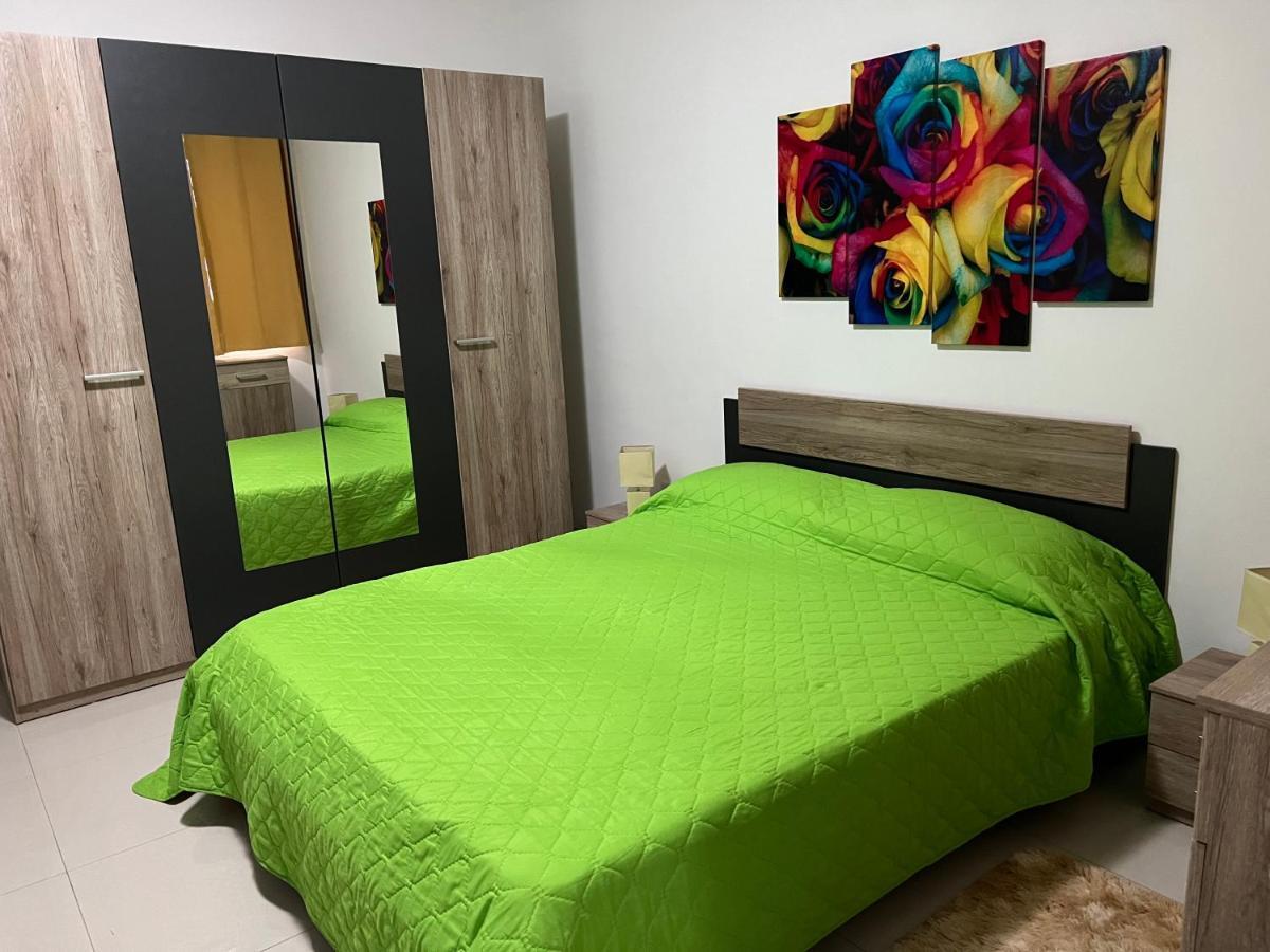 Claire'S Court Apartamento Marsaxlokk Exterior foto