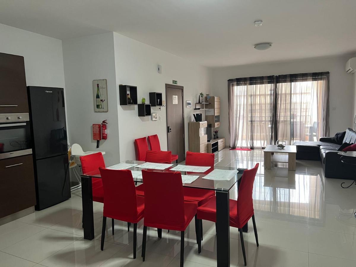 Claire'S Court Apartamento Marsaxlokk Exterior foto