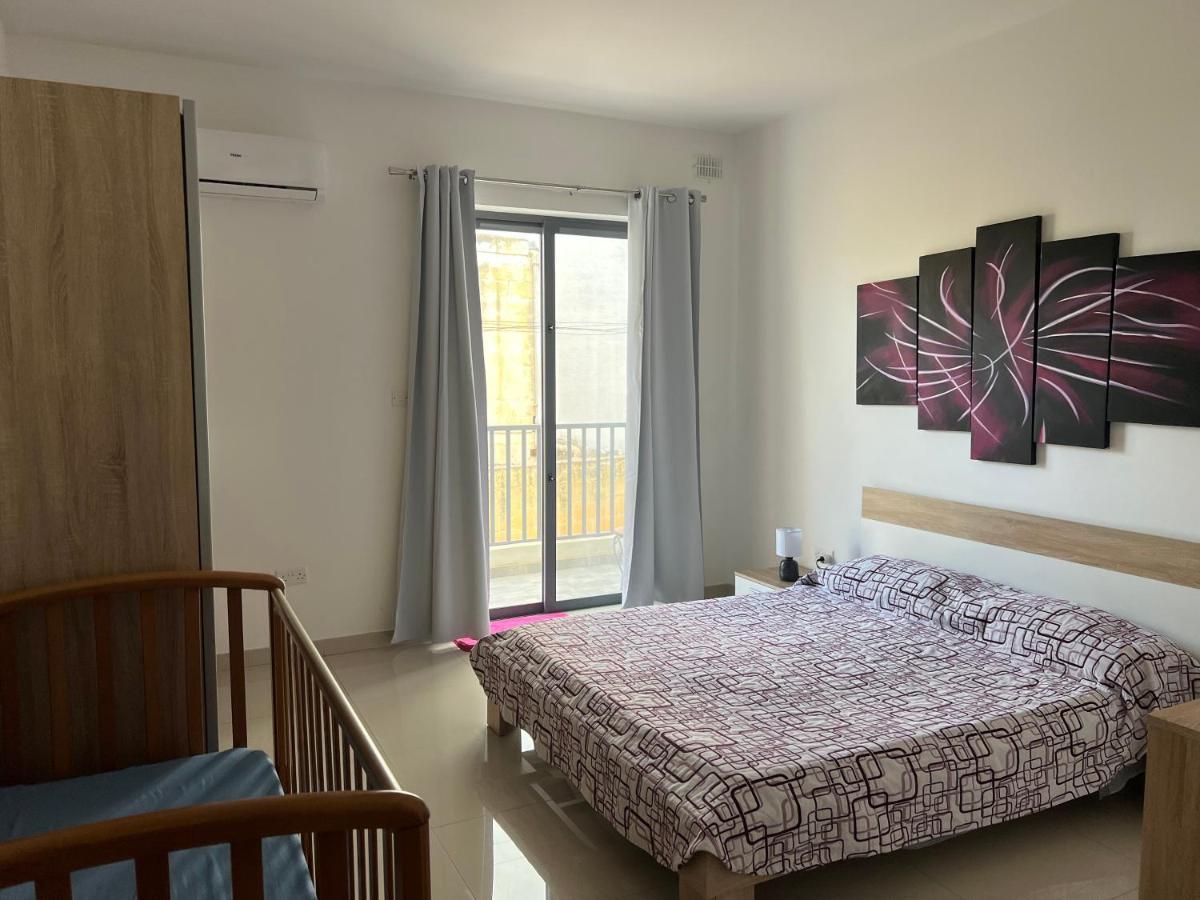 Claire'S Court Apartamento Marsaxlokk Exterior foto