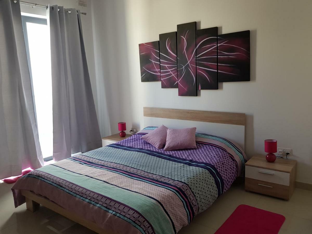 Claire'S Court Apartamento Marsaxlokk Exterior foto